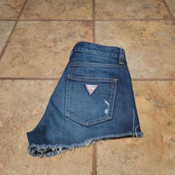 Guess Jean Shorts Blue Denim Distressed Raw Hem Triangle Logo Womens Size 28 - Picture 8 of 11